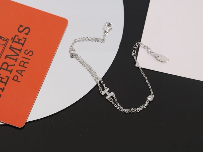 H**me5 necklaces